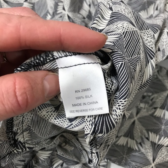 Pendleton 100% Silk Black & White Button Down Top - Picture 4 of 5